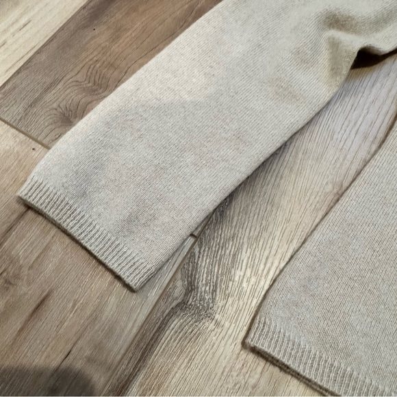 Charter Club 100% Cashmere Turtleneck Long Sleeve Sweater Tan M - Picture 2 of 6